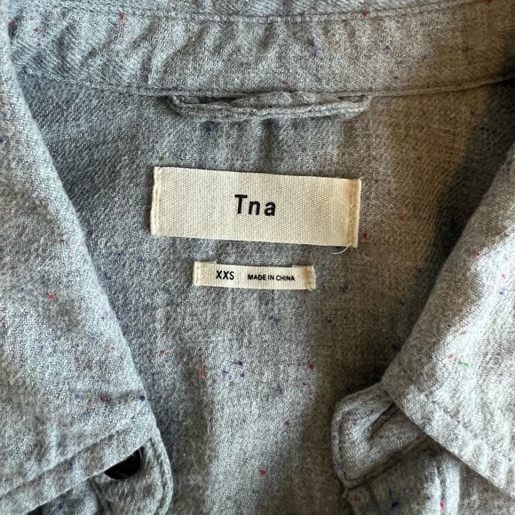 Aritzia TNA Shirt Grey size XXS - Picture 3 of 5